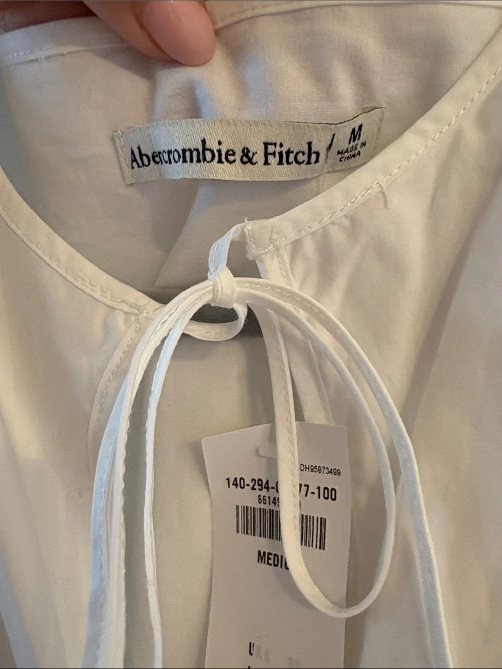 NWT Abercrombie & Fitch White Puff-Sleeve Tie Front Blouse